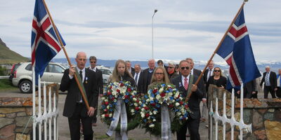 Hópgangan kemur til Hólskirkju árið 2016. Mynd: Helgi Hjálmtýsson.