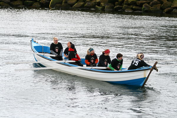 Kvennasveit að gera klárt 2014. Mynd Bjarni Benediktsson.