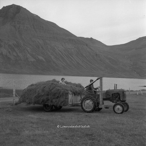 Fréttamynd frá Bolungarvík sumarið 1955. Mynd: Jón Páll Halldórssonjósmynd: